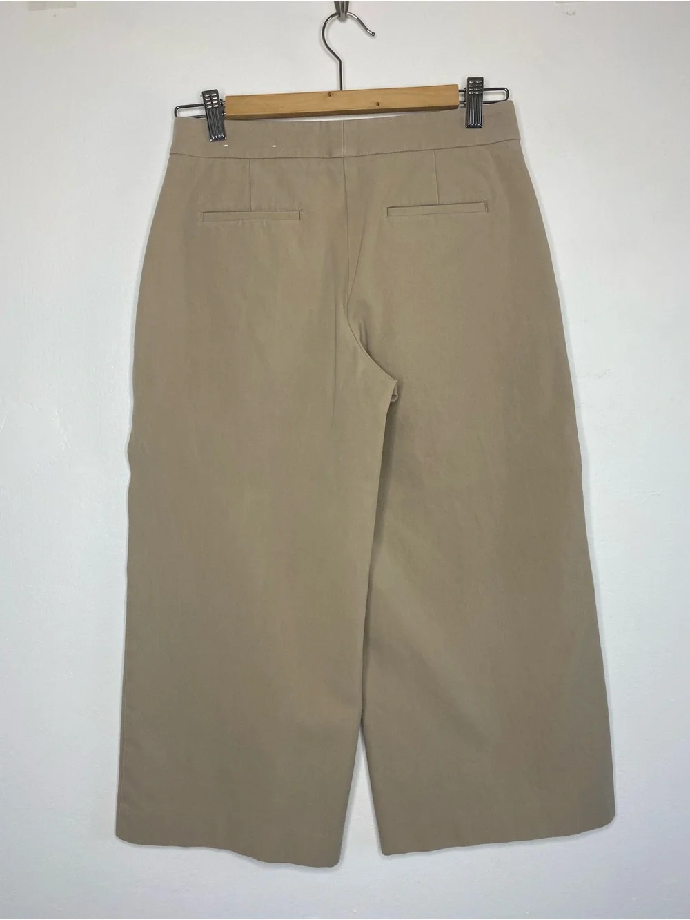 Banana Republic Khaki Wide leg Cropped pants Size 2P Neutral Minimalist - Picture 5 of 7